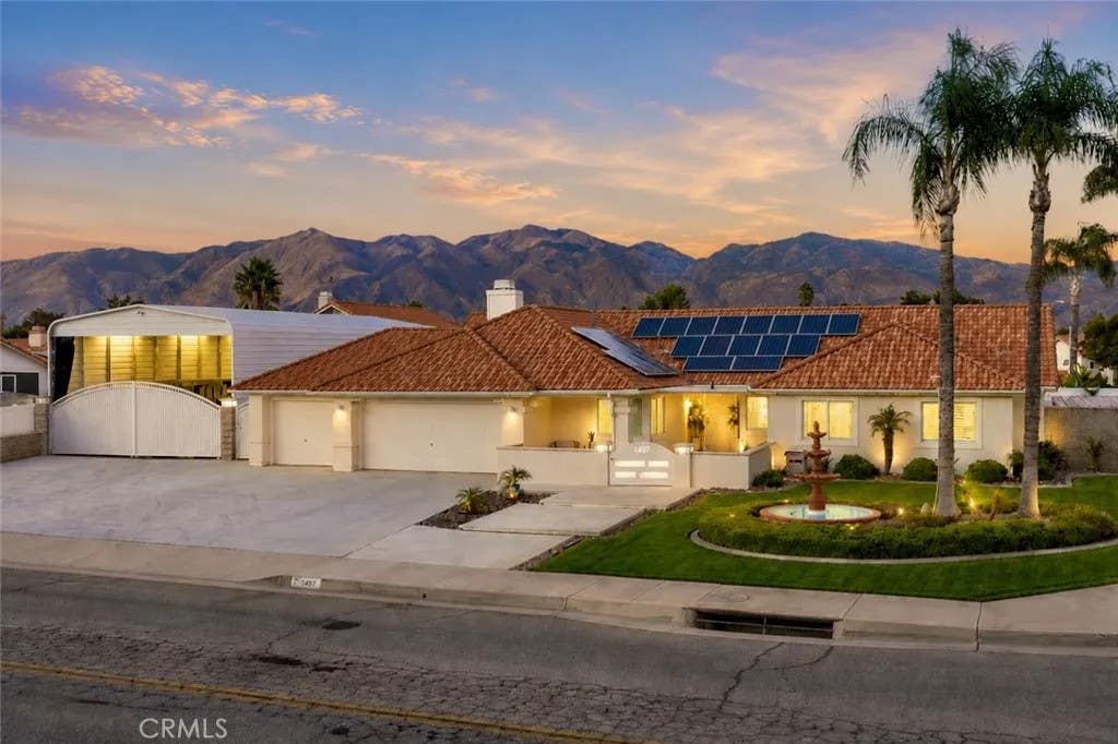 Photo of 1497 Park Ave, San Jacinto, CA 92583 (MLS # SW25257213)