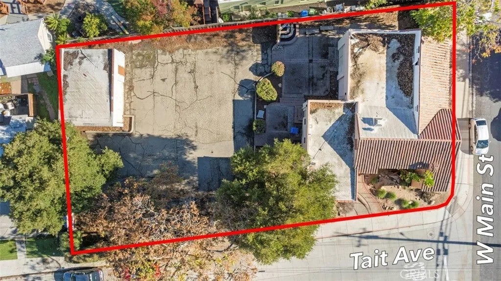 4 Tait Avenue