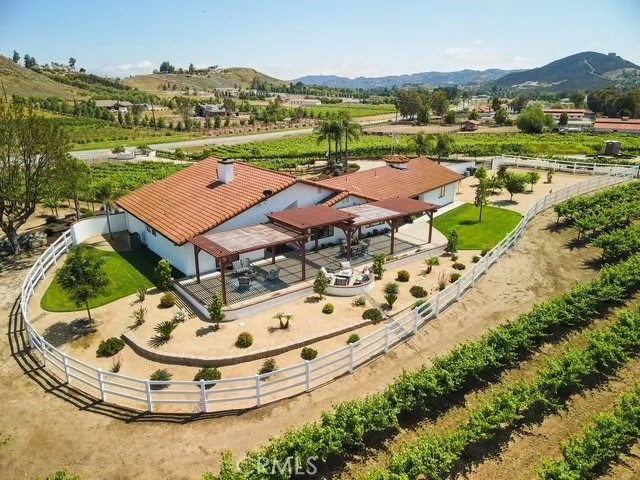 38155 Avenida La Cresta