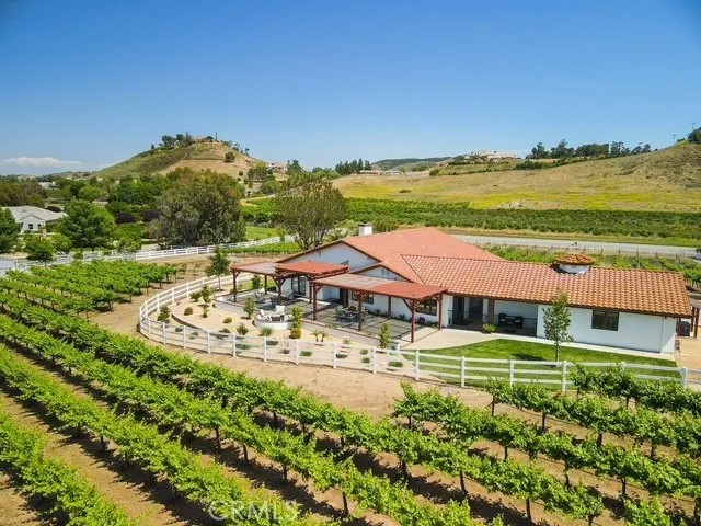 38155 Avenida La Cresta