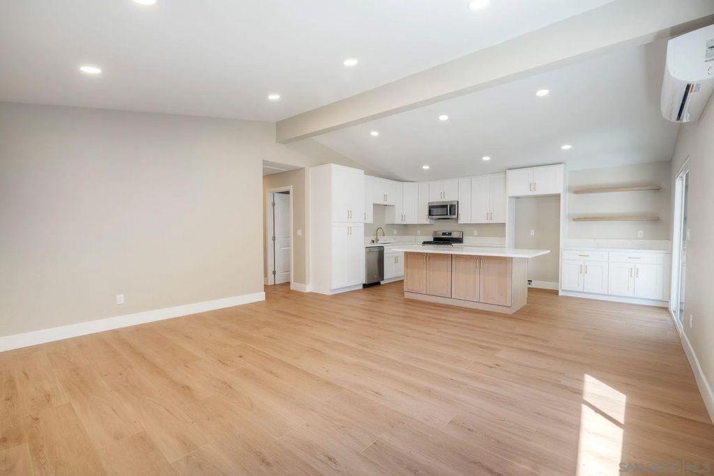 Photo of 578 E. Indian Rock Rd, Vista, CA 92084 (MLS # 260006975)