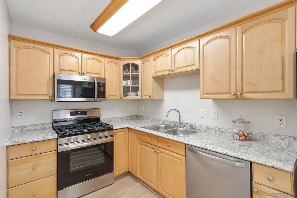 Photo of 868 E Alvarado ST #28, Fallbrook, CA 92028 (MLS # 260014691)