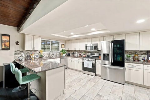 Tiny photo for 5976 Robinson Avenue, Riverside, CA 92503 (MLS # IG26171579)