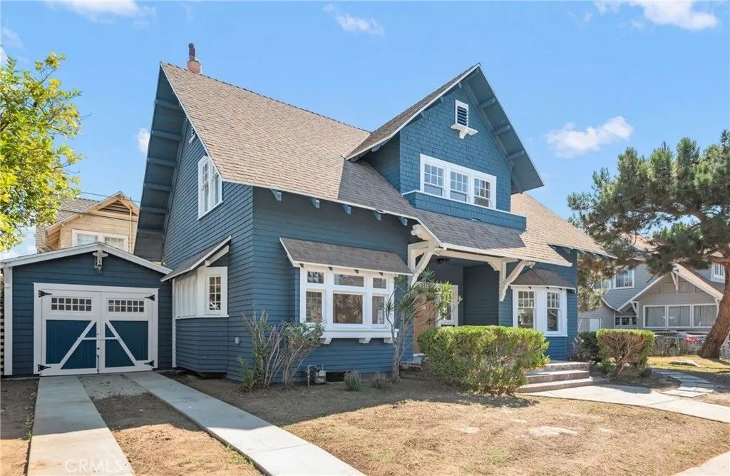 Photo of 1720 S Kingsley Dr, Los Angeles, CA 90006 (MLS # DW25271158)