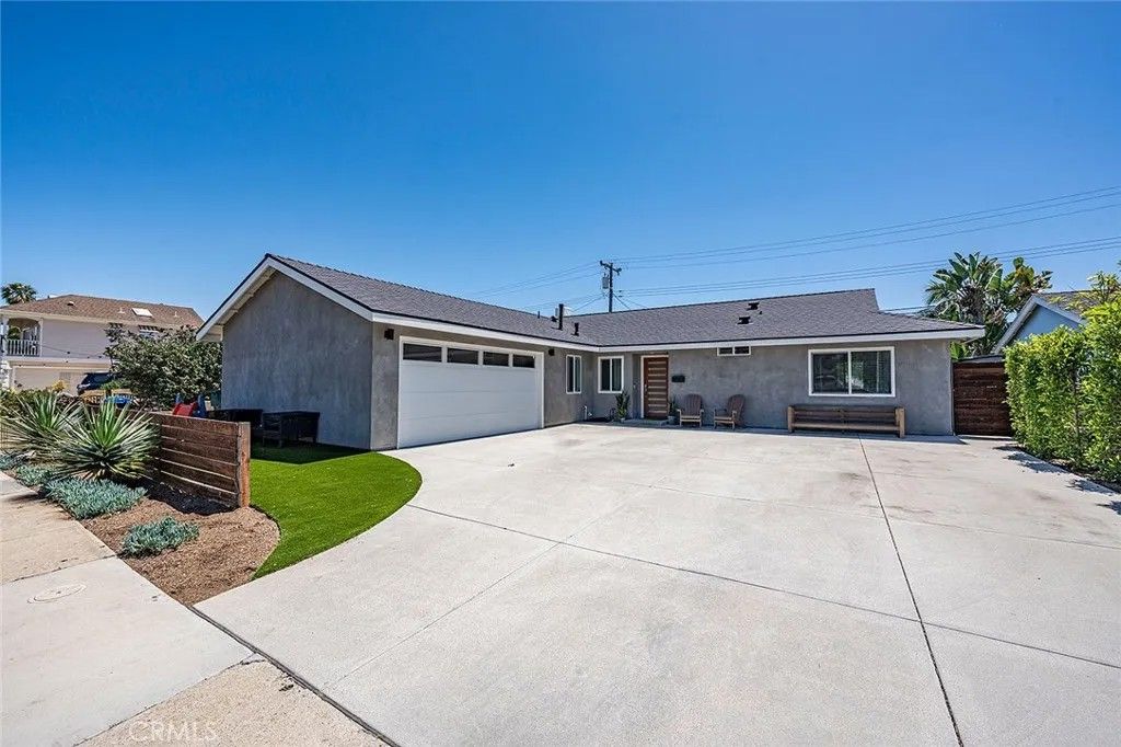 Photo of 5832 Middlecoff Drive, Huntington Beach, CA 92649 (MLS # NP26091972)