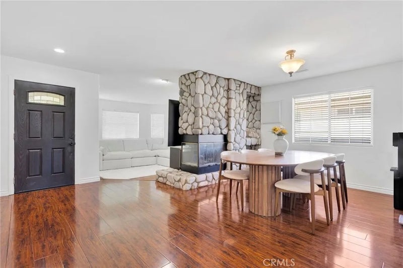 15118 Orchard Hill