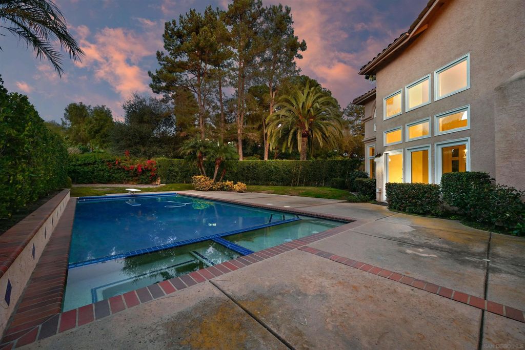 Photo of 516 Camino Bailen, Escondido, CA 92029 (MLS # 260004549)