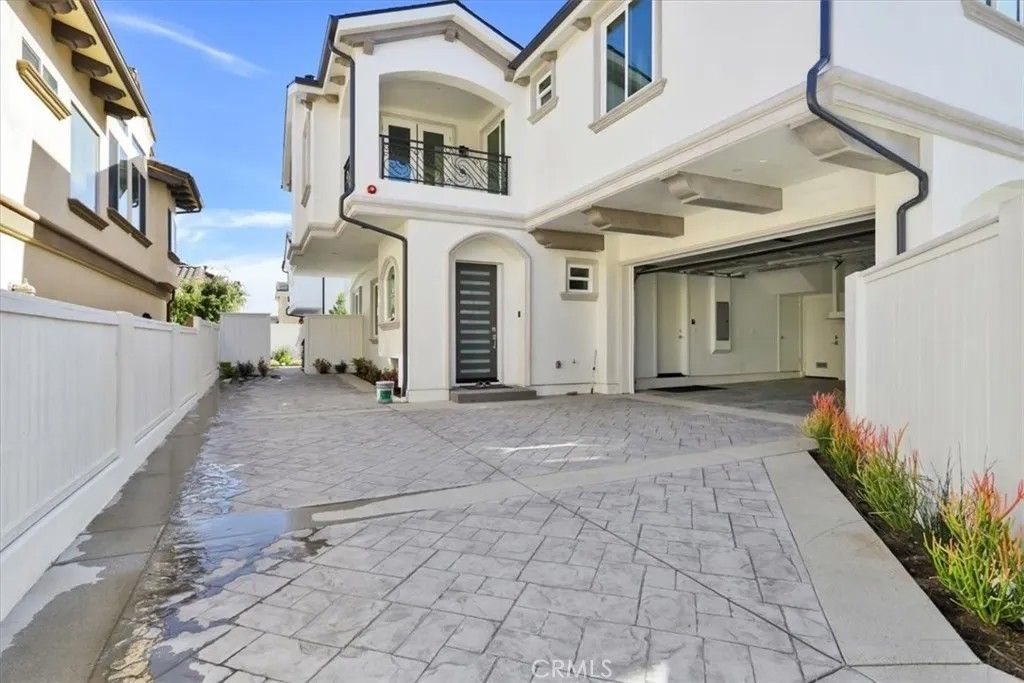 Photo of 1908 Perry Avenue #B, Redondo Beach, CA 90278 (MLS # SB26092657)