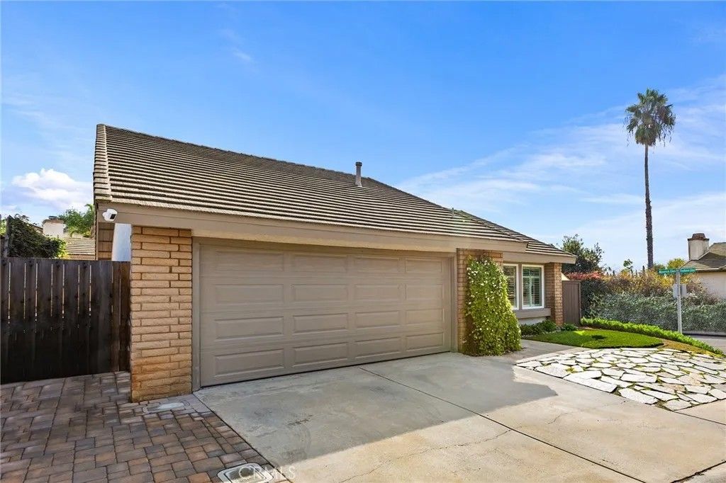 Photo of 1903 Buckskin Glen, Escondido, CA 92027 (MLS # SW26013503)