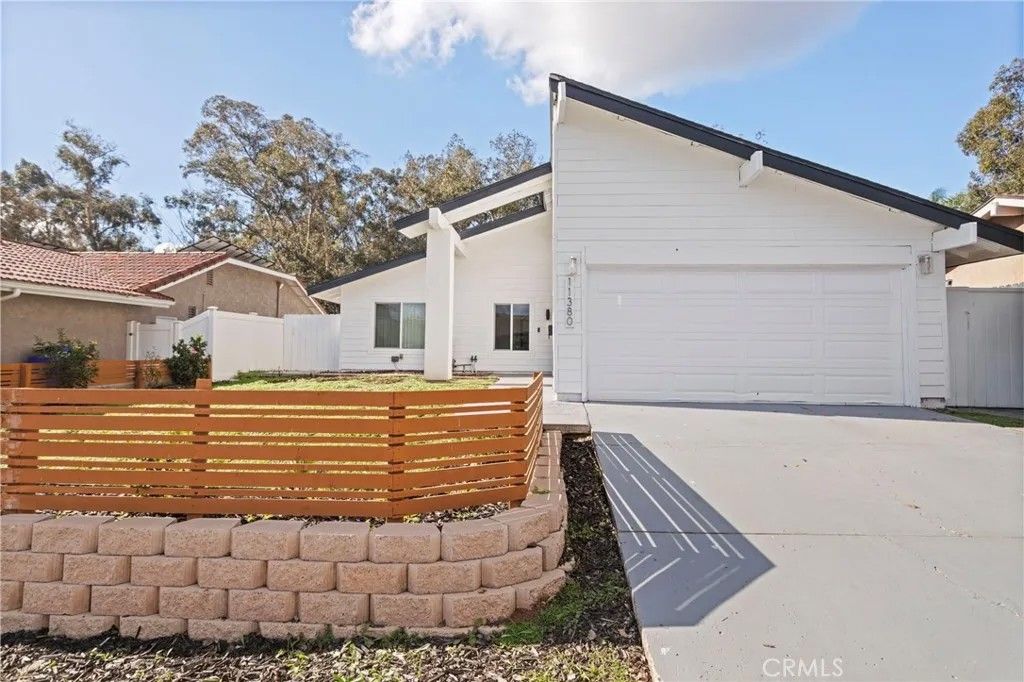 Photo of 11380 Ironwood Rd, San Diego, CA 92131 (MLS # CV25282388)