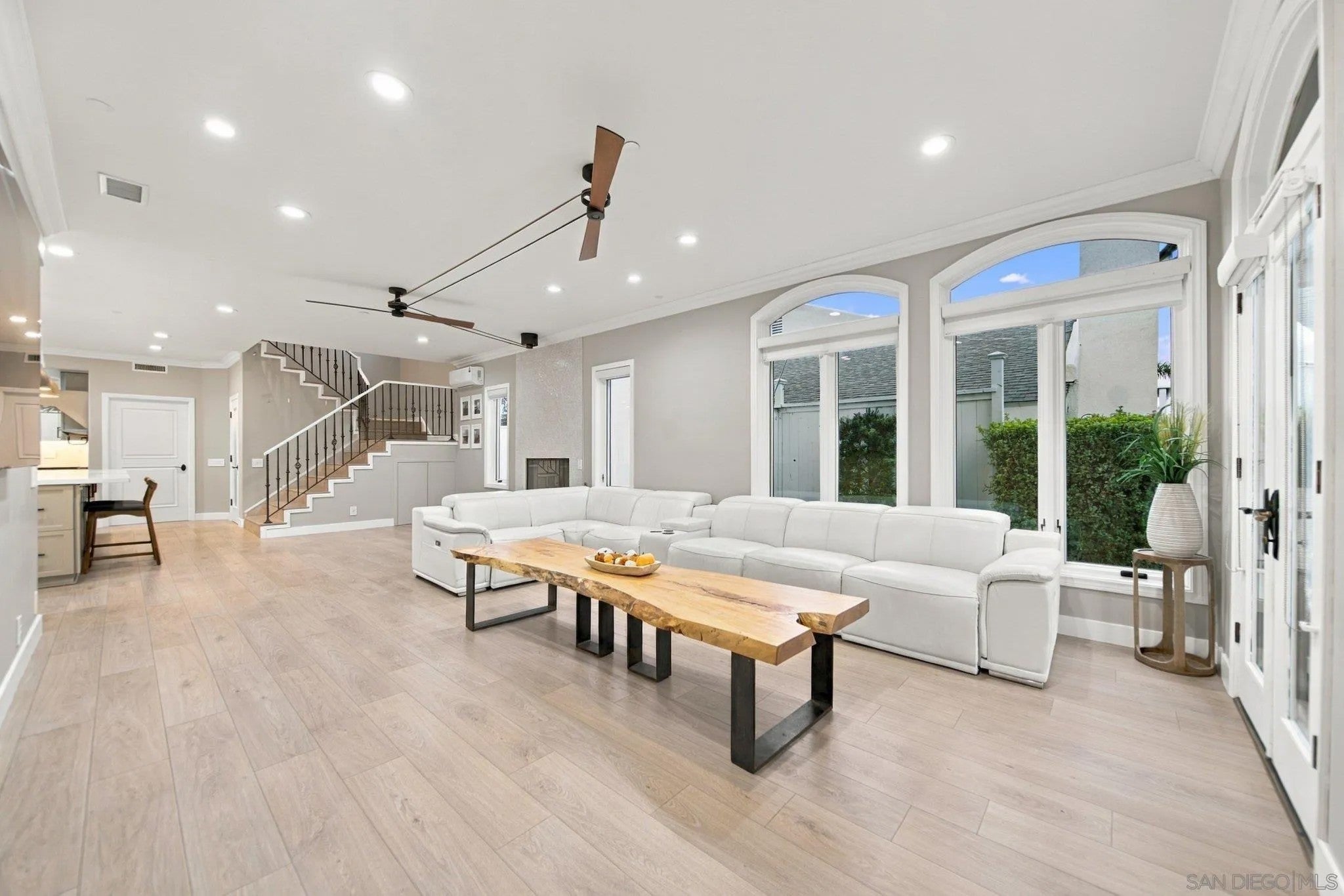 165 W Avenida San Antonio