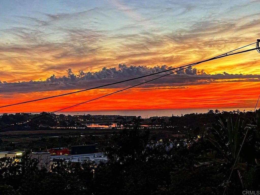 1858 Avocado Rd