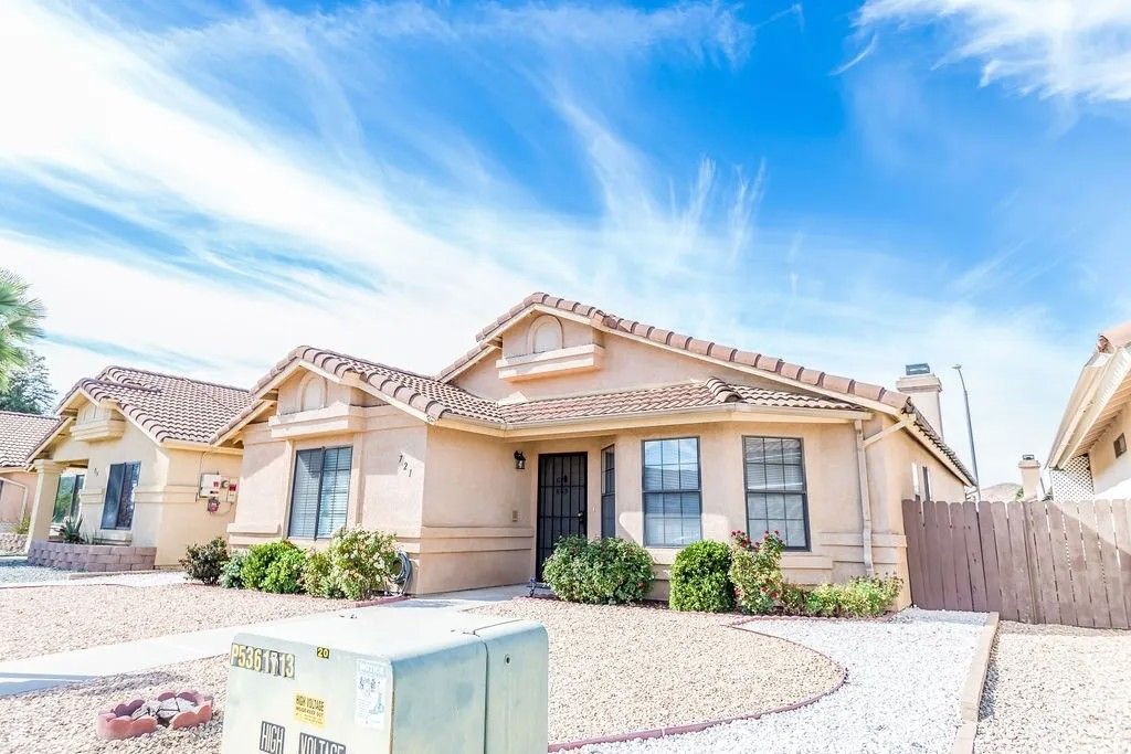 Photo of 721 La Morena Drive, Hemet, CA 92545 (MLS # SW26083061)