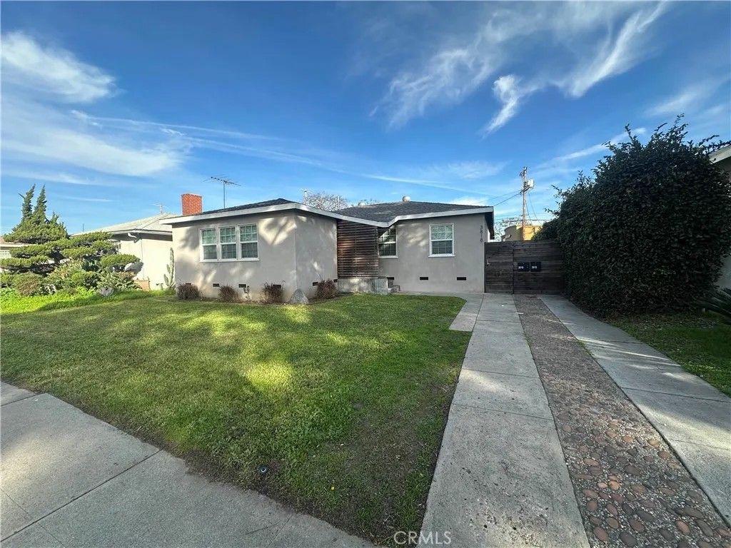 Photo of 3816 S Victoria Ave, Los Angeles, CA 90008 (MLS # DW26005481)
