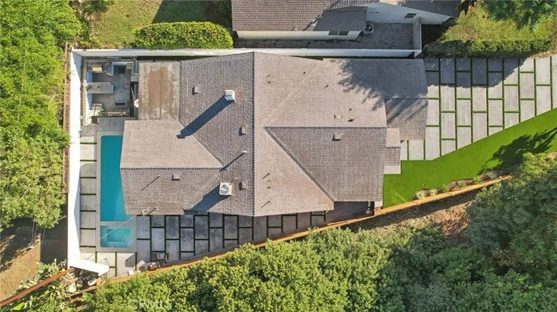 4656 Greenbush