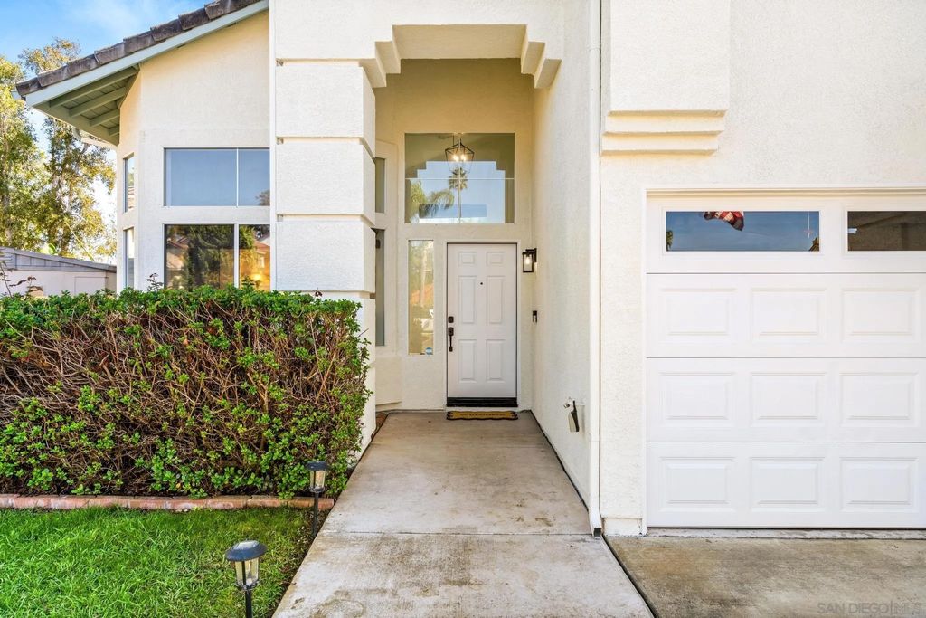 Photo of 809 River Run Cir, San Marcos, CA 92069 (MLS # 250042645)