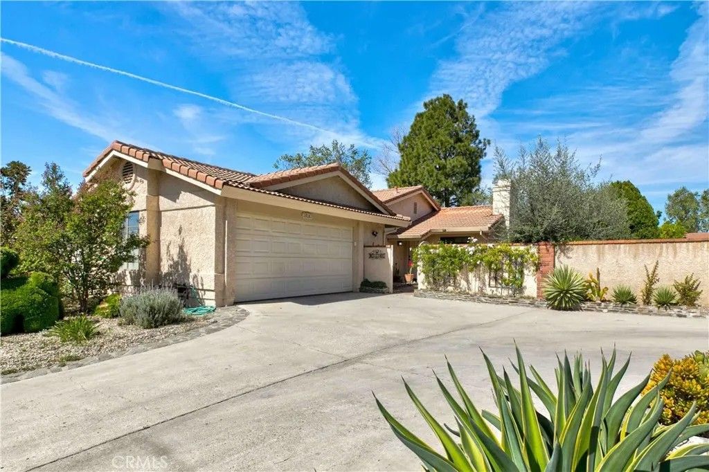 Photo of 26013 Palomita Drive, Valencia, CA 91355 (MLS # GD26067121)