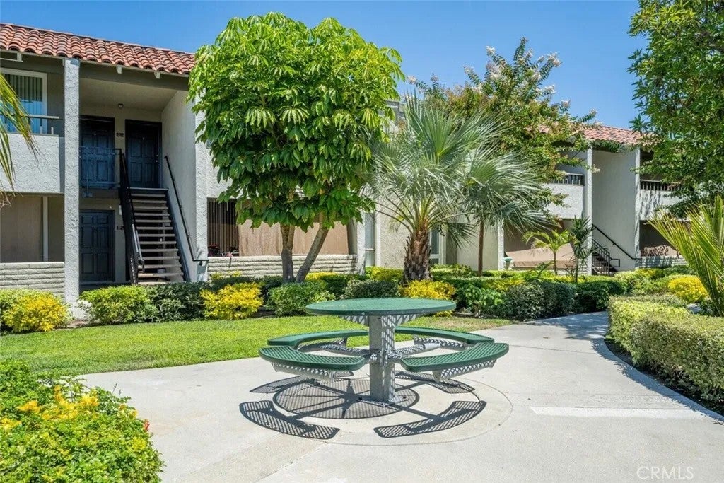 17230 San Mateo