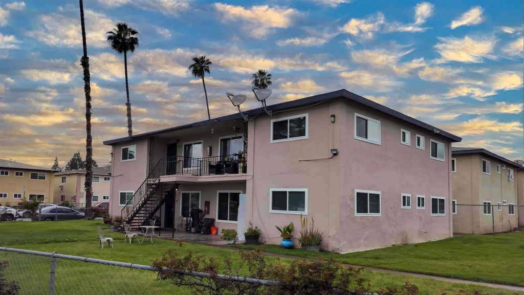 Photo of 1718-24 Crofton Ln, Escondido, CA 92027 (MLS # 260006752)