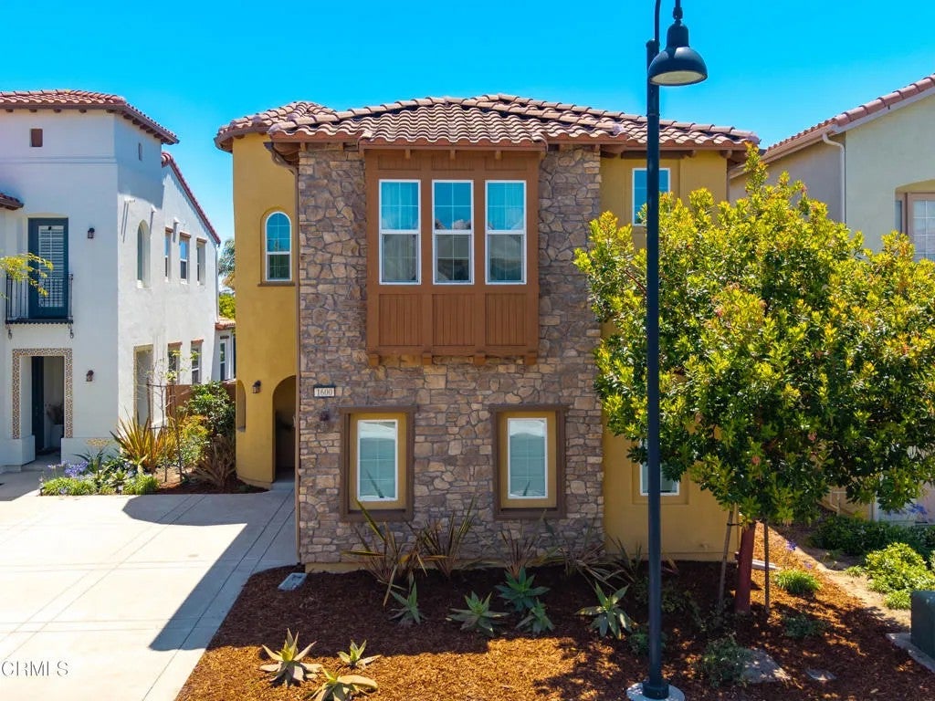 Photo of 1600 Mulligan Street, Oxnard, CA 93036 (MLS # V1-38939)