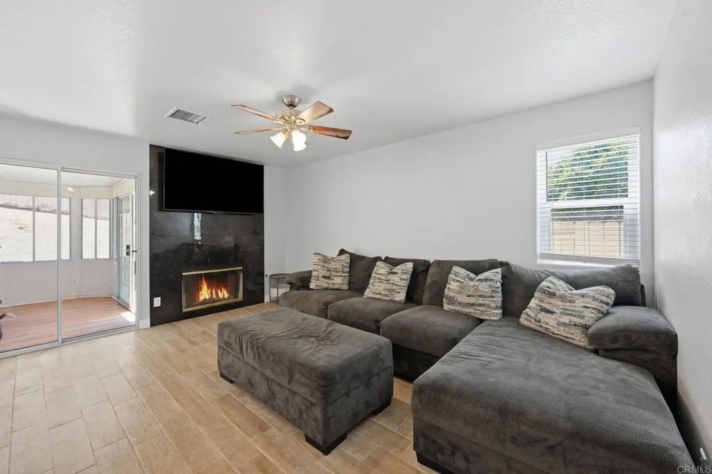 14253 Legacy Ln