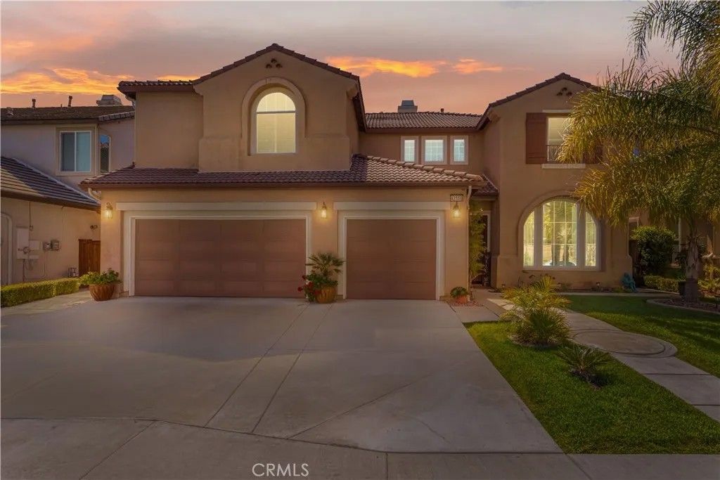 Photo of 42550 Port Lane, Murrieta, CA 92562 (MLS # SW26044533)