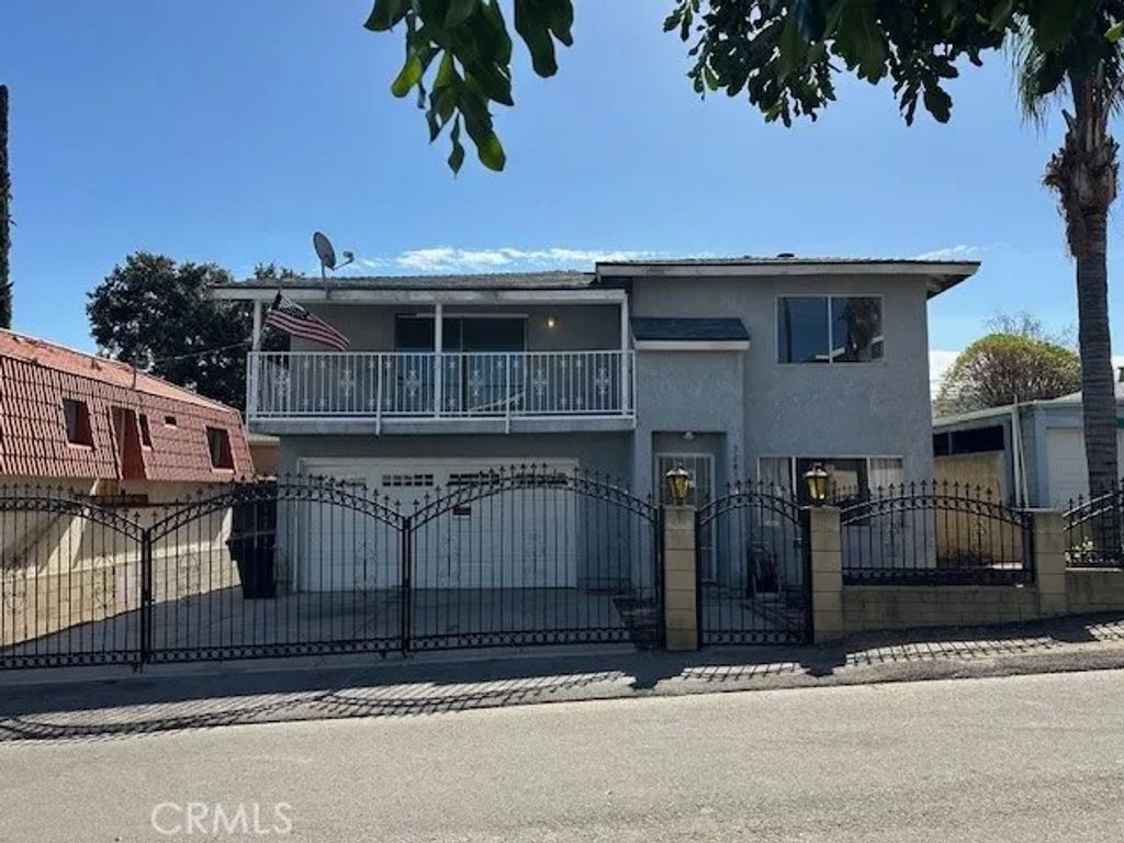 Photo of 32850 Pepper Dr, Lake Elsinore, CA 92530 (MLS # TR26051370)