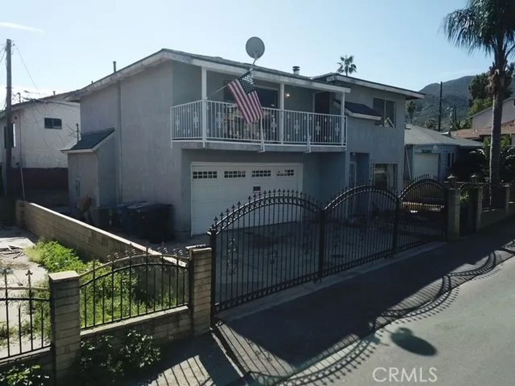 Photo of 32850 Pepper Dr, Lake Elsinore, CA 92530 (MLS # TR26051370)