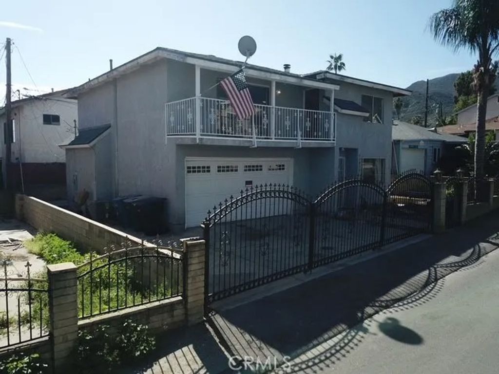 Photo of 32850 Pepper Dr, Lake Elsinore, CA 92530 (MLS # TR26051370)