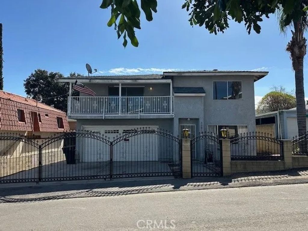 Photo of 32850 Pepper Dr, Lake Elsinore, CA 92530 (MLS # TR26051370)