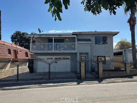 Photo of 32850 Pepper Dr, Lake Elsinore, CA 92530 (MLS # TR26051370)