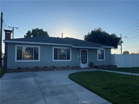 Tiny photo for 6056 Camerino ST, Lakewood, CA 90713 (MLS # SW26129168)