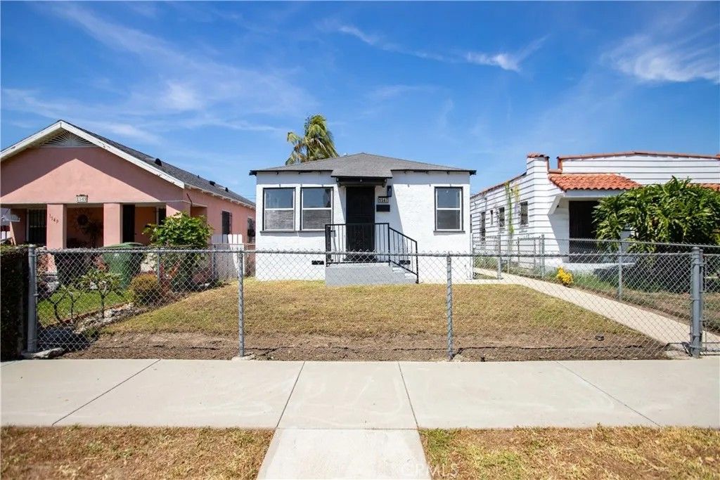 Photo of 1547 W 60th St, Los Angeles, CA 90047 (MLS # DW26088653)
