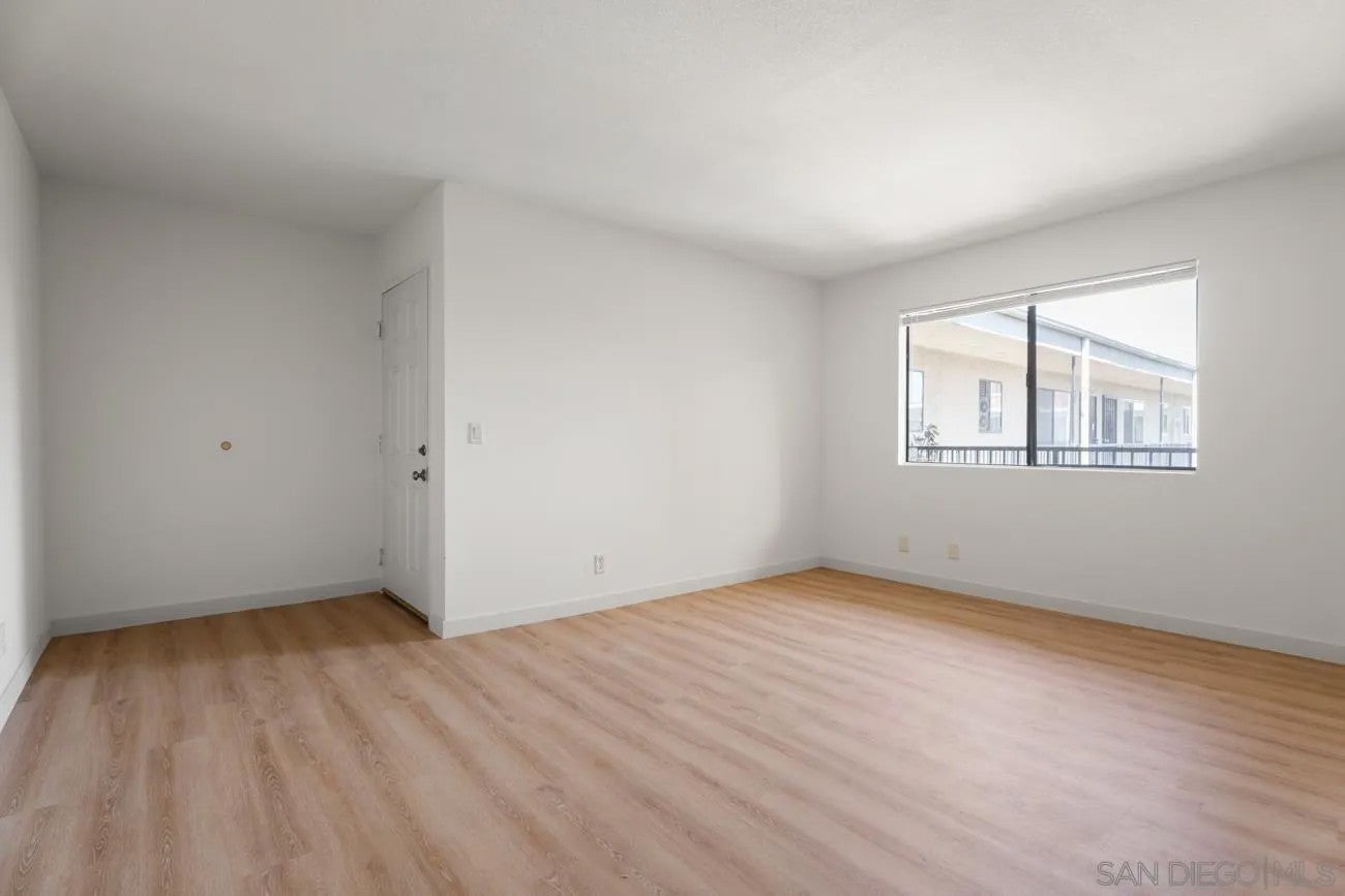 3535 Monroe Ave 46