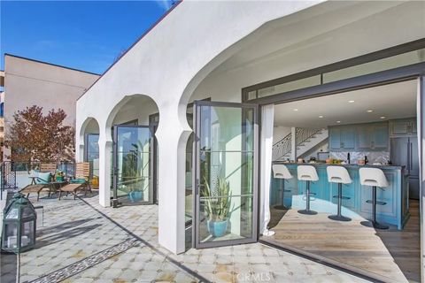 Tiny photo for 825 Coast View, Laguna Beach, CA 92651 (MLS # OC25247028)