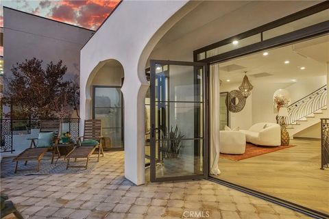 Tiny photo for 825 Coast View, Laguna Beach, CA 92651 (MLS # OC25247028)