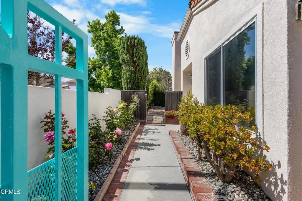 Photo of 836 Vista Arriago, Camarillo, CA 93012 (MLS # V1-35783)