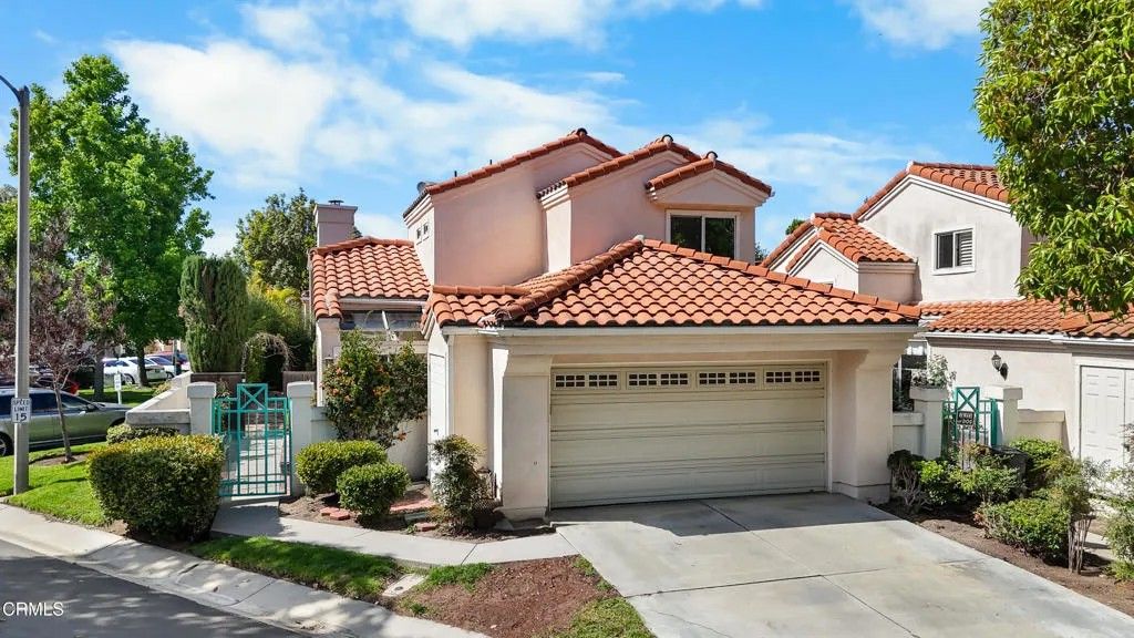 Photo of 836 Vista Arriago, Camarillo, CA 93012 (MLS # V1-35783)