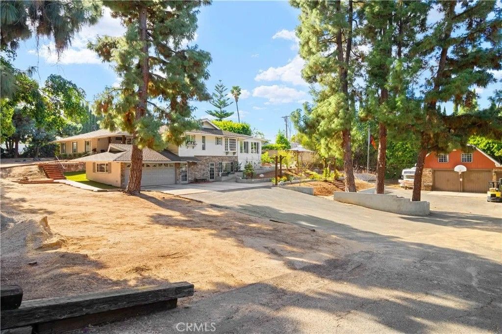 Photo of 5981 Lakeview Avenue, Yorba Linda, CA 92886 (MLS # IG26017247)