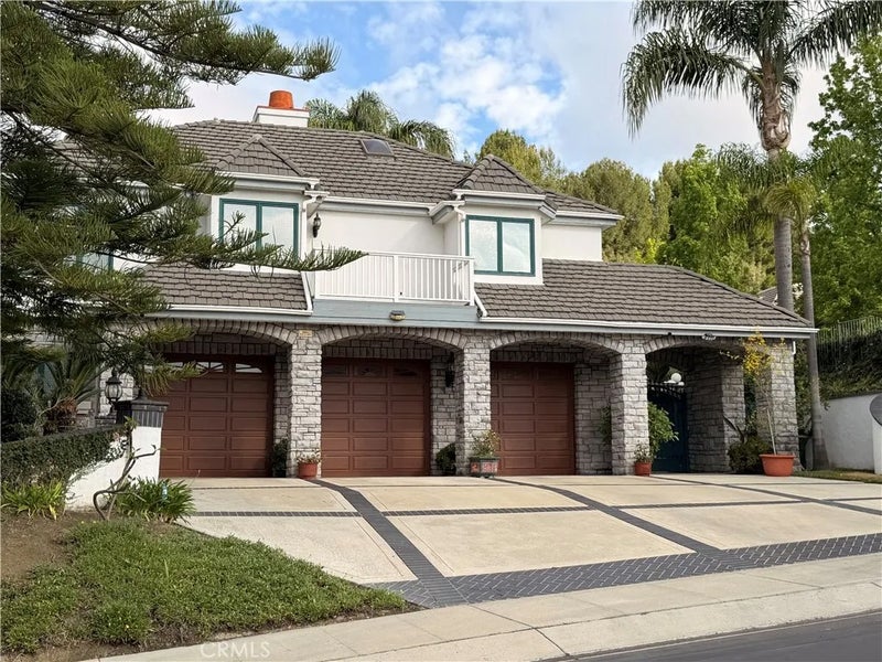 2759 N Chauncey