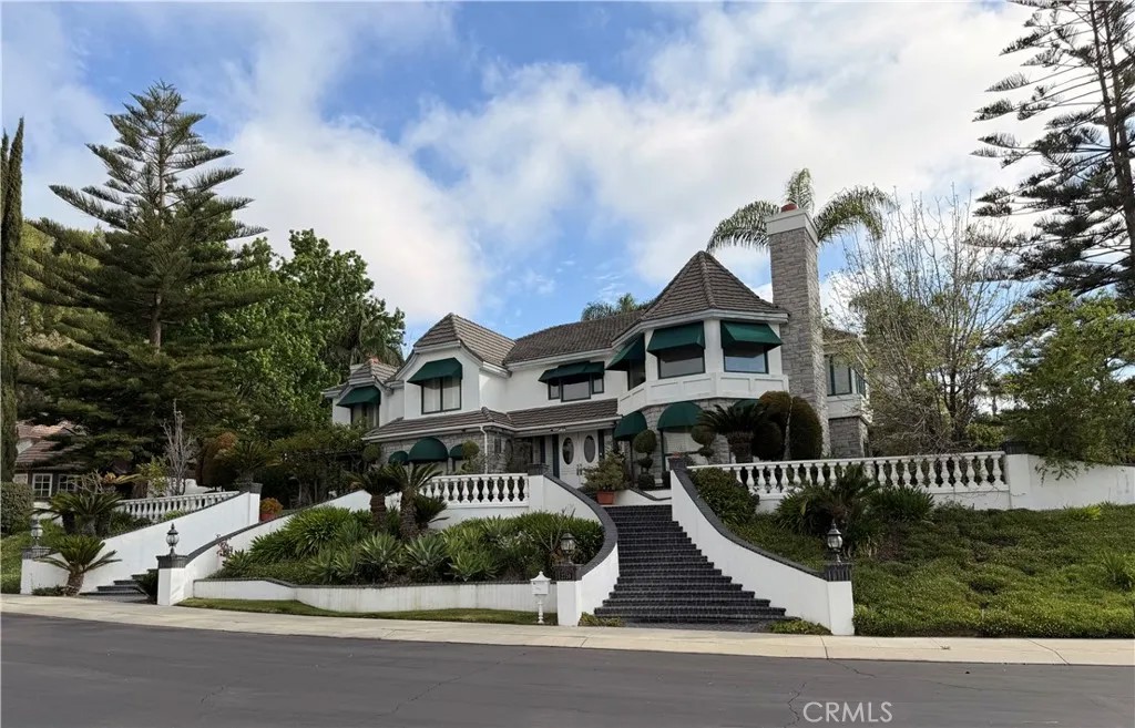 2759 N Chauncey