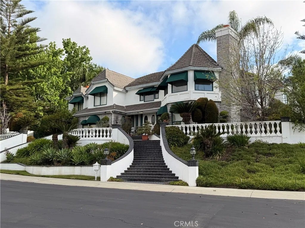 2759 N Chauncey