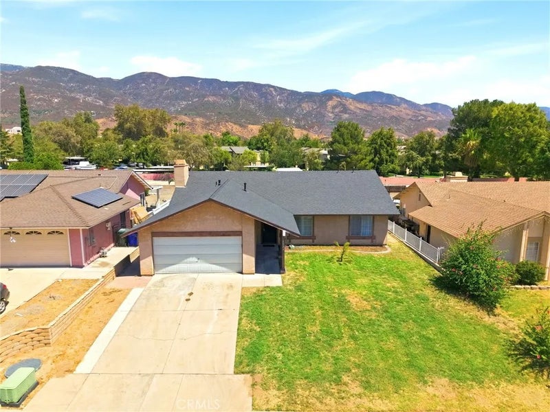 1522 Creekside Drive