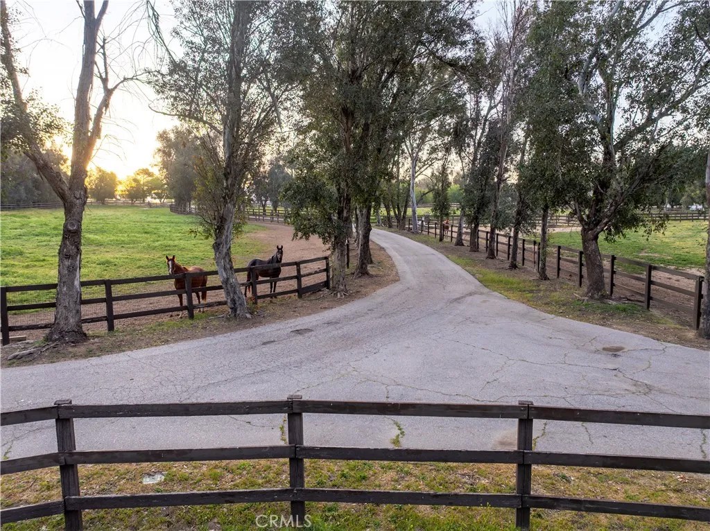 38875 Avenida Bonita