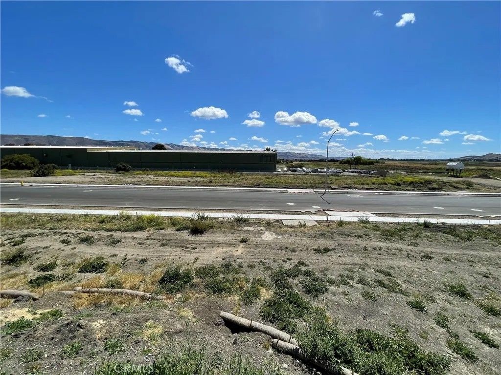 Photo of 4135 Earthwood Ln, San Luis Obispo, CA 93401 (MLS # SC26052601)