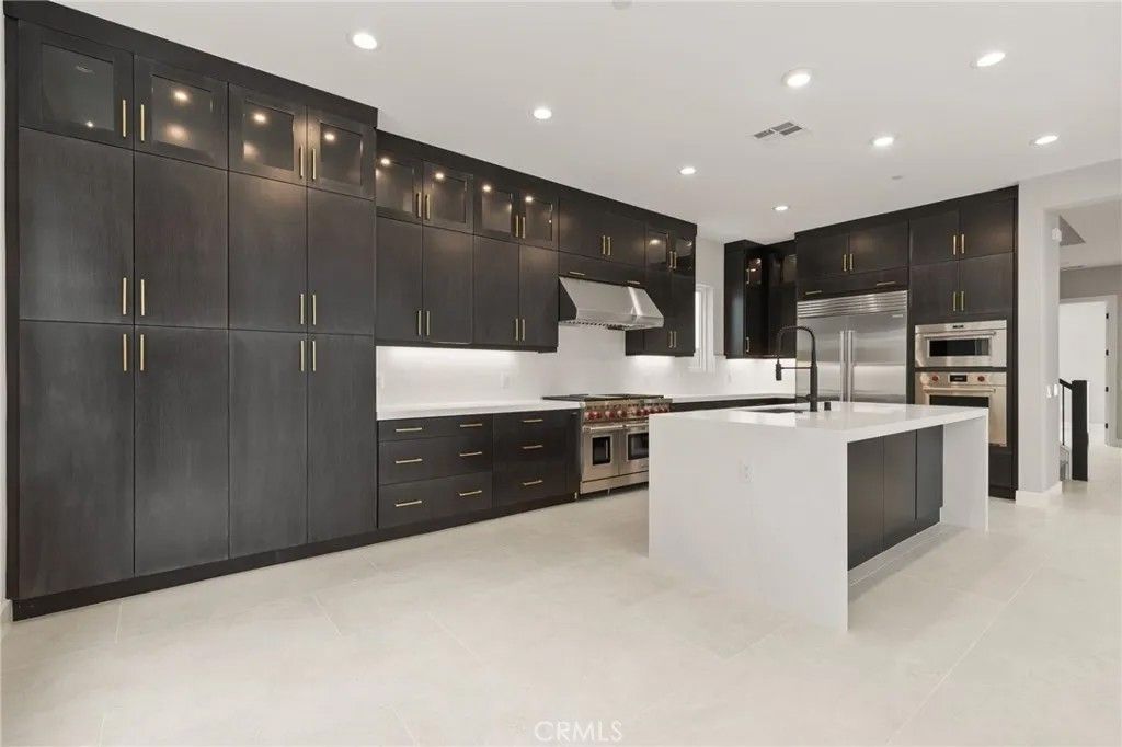 Photo of 204 Stage, Irvine, CA 92618 (MLS # OC25268401)