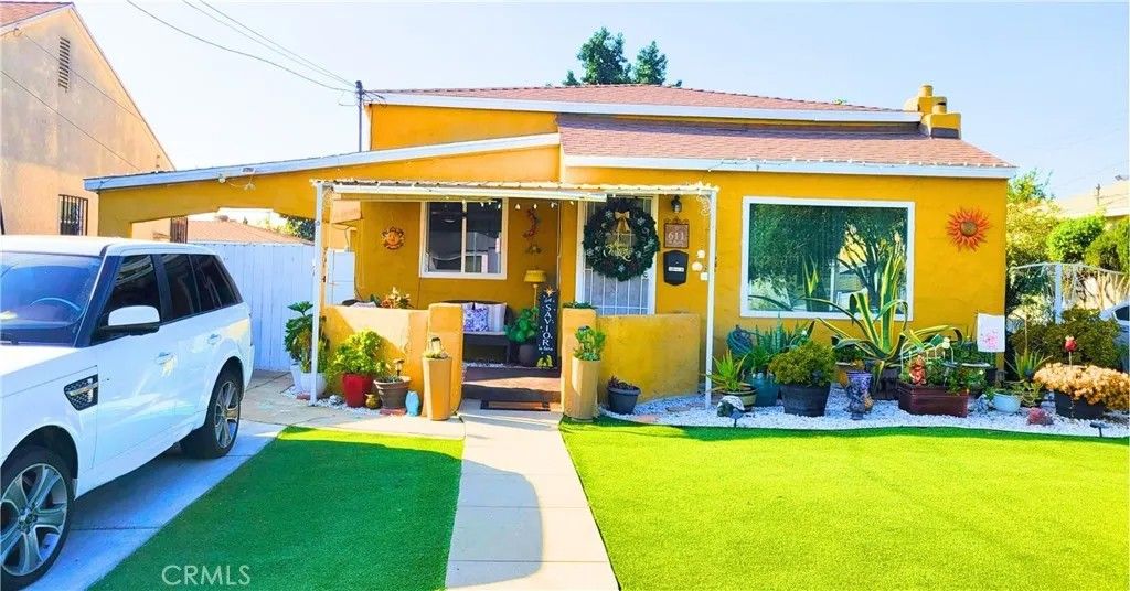 Photo of 611 N Burris Ave, Compton, CA 90221 (MLS # PW26035368)