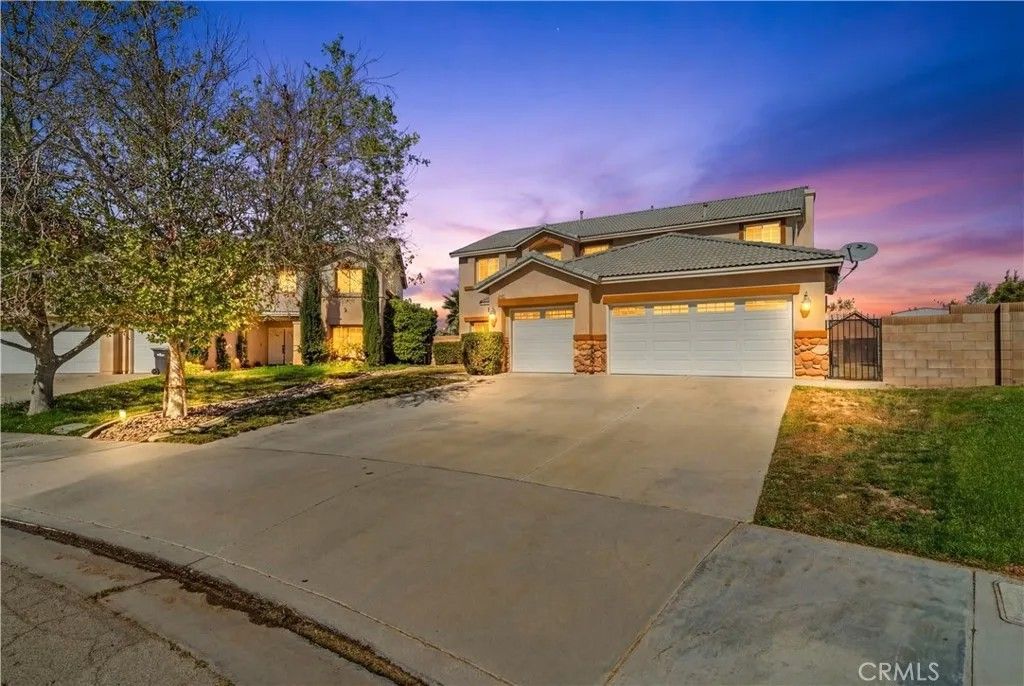 Photo of 2111 Janet Dr, Lancaster, CA 93536 (MLS # SR26063999)