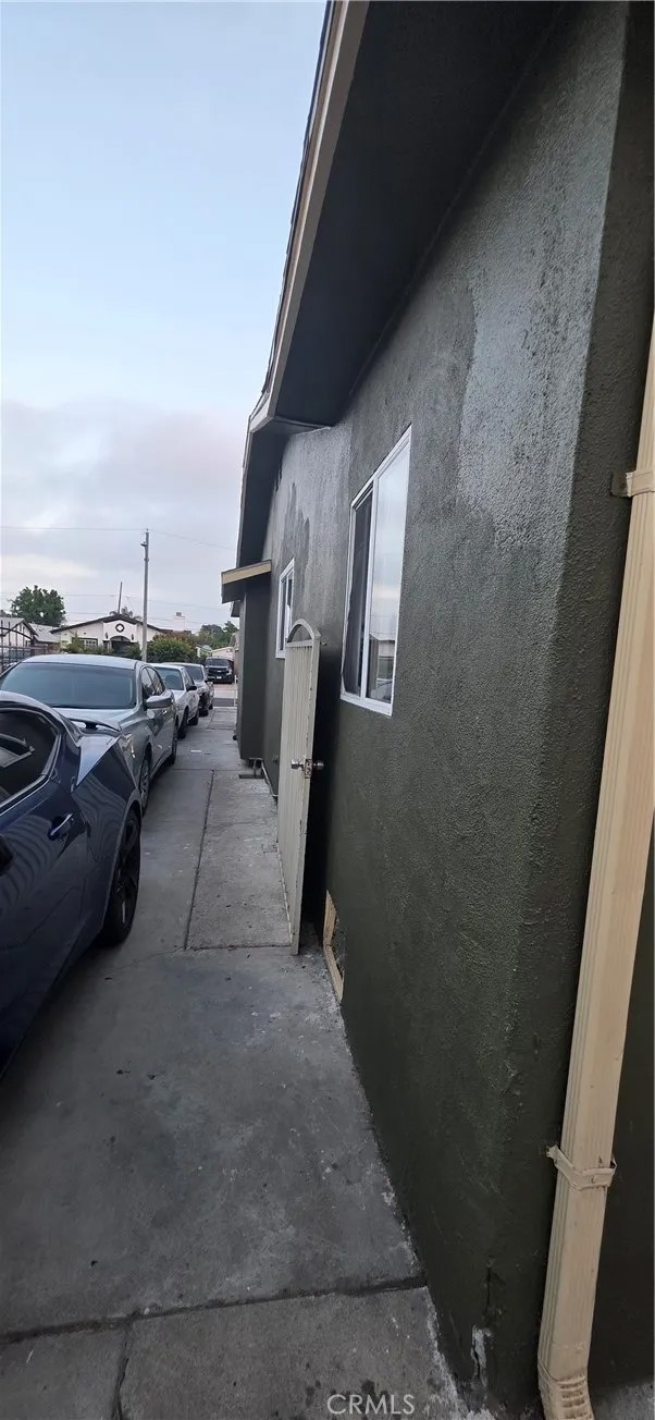 1139 E 65th