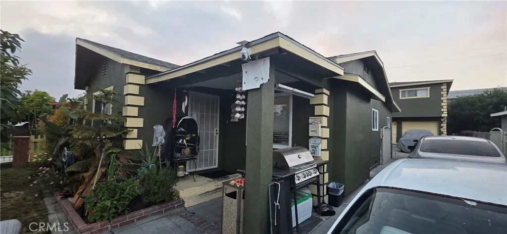 1139 E 65th